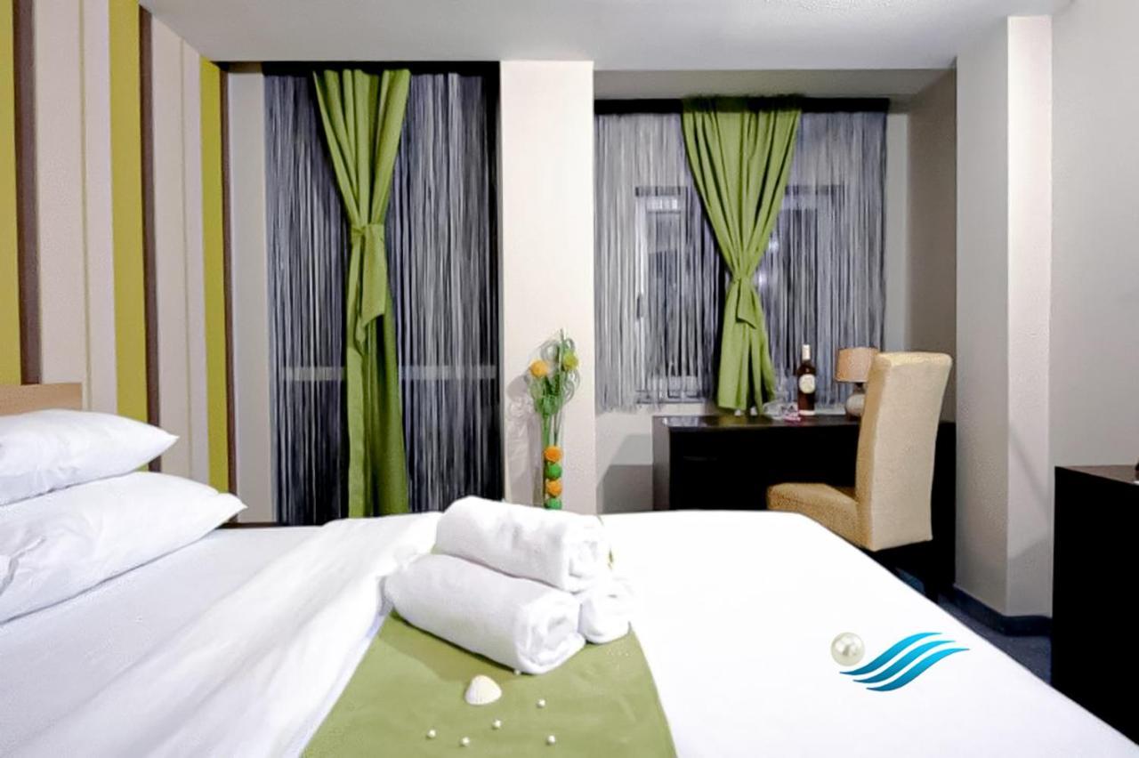 Biser Hotel Derventa Exterior photo